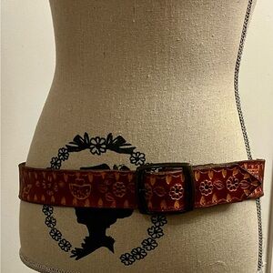 Vintage Leather Hand Tooled Mushroom Print Belt